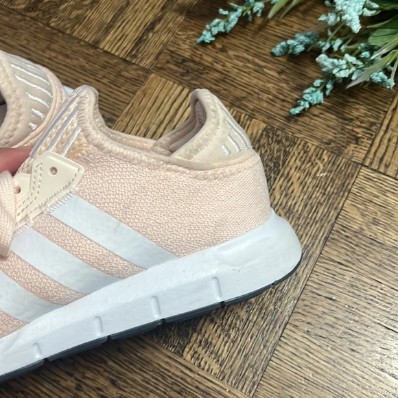 ADIDAS Swift Run / Running shoes - Picture 7 of 9